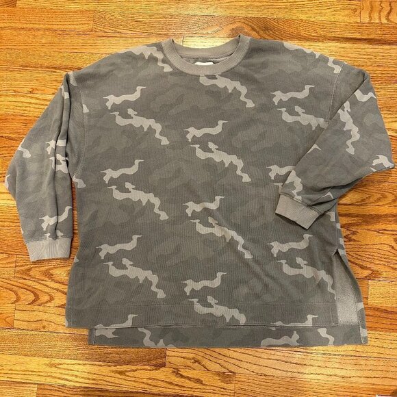 American Eagle Outfitters Tops - American Eagle Camo Sweatshirt size L